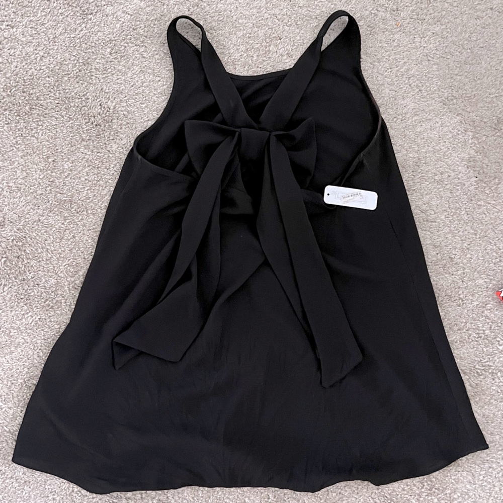 Bow-back top